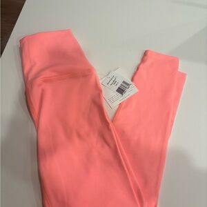 BNWT Beyond Yoga Women's Pink Leggings Size Small